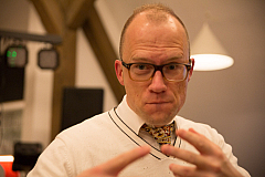 20161105214343 100758